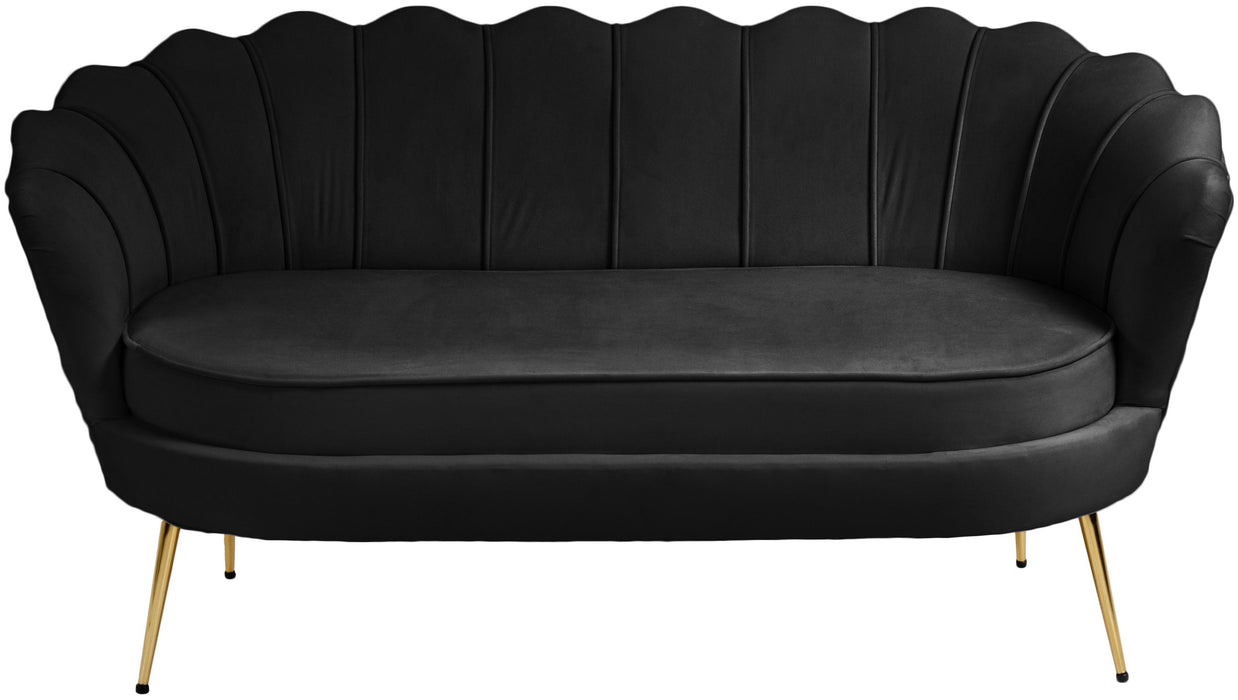 Gardenia Black Velvet Loveseat